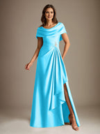 Robe de mariée trapèze en satin stretch, longue jusqu'au sol, avec décolleté rond et volants cascade, idéale pour la mère de la mariée. 
