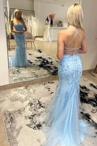 Vestidos largos de fiesta azul celeste con tirantes finos y encaje