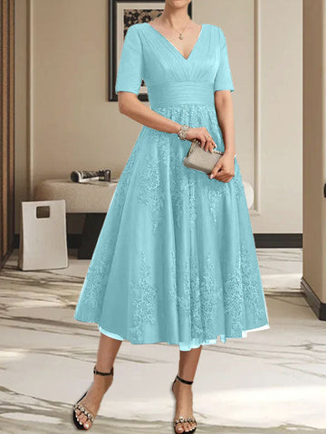 Vestido de tul y encaje para la madre de la novia, corte en A, escote en V, largo hasta la rodilla, con pliegues