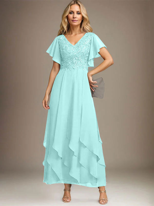 Vestido de novia de corte línea A, escote en V, largo hasta el tobillo, de gasa de encaje con volantes en cascada. 
