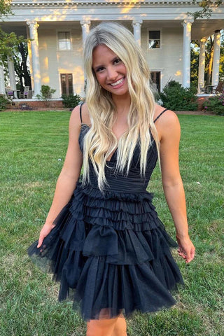 Robe de bal courte en tulle à fines bretelles, col en V et coupe trapèze PD488