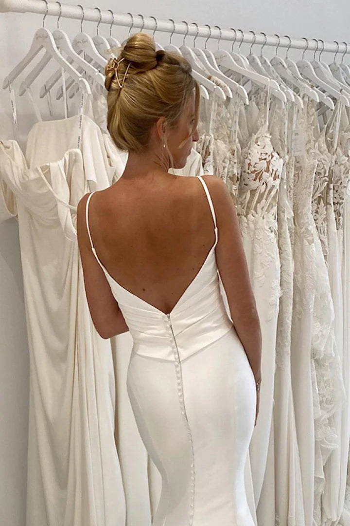 Vestido de novia de satén, corte sirena, sencillo, con tirantes finos, escote en V y pliegues (WD650)