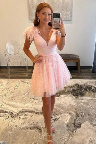 Vestido rosa brillante de corte A con escote en V y plumas para baile de bienvenida PD520