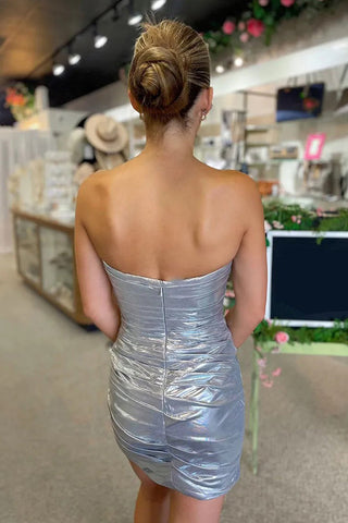 Vestido de fiesta plateado ajustado de satén con cuentas brillantes sin tirantes PD536