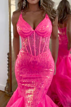 Vestido de fiesta rosa chicle brillante con tirantes finos estilo sirena