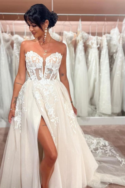 Vestidos de novia encantadores, de corte A, tul, encaje, escote corazón, sin mangas, con abertura frontal y apliques.