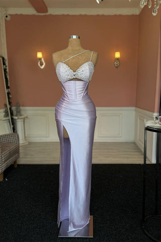 Vestido de fiesta sirena sin mangas con abertura frontal y detalles de cuentas