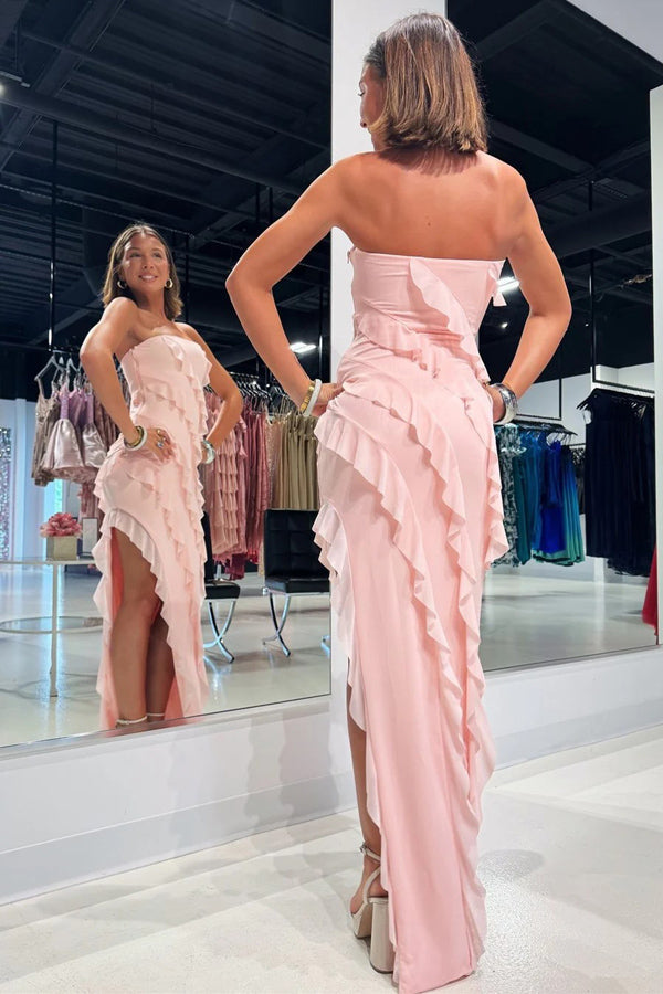 Robe de demoiselle d'honneur rose en mousseline de soie sans bretelles à volants et fente BD121