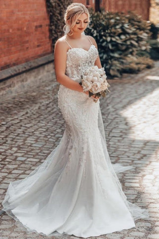 Vestidos de novia de sirena con tirantes finos de tul y escote corazón, con apliques