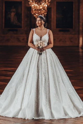 Vestido de novia de lujo estilo princesa con escote corazón y apliques