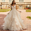 Robe de mariée élégante et vaporeuse, dos nu en dentelle sexy avec application, épaules dénudées et sans manches, collection 2023