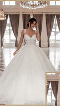 Robe de mariée princesse trapèze à bretelles en cœur