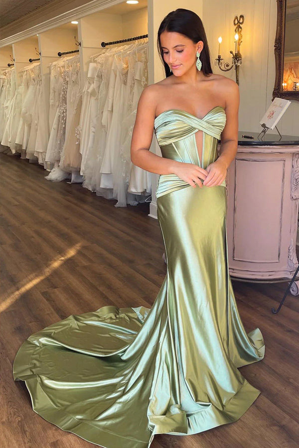 Vestido largo de fiesta negro estilo sirena con escote corazón y abertura