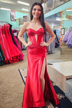 Vestido largo de fiesta negro estilo sirena con escote corazón y abertura