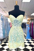 Vestido amarillo ajustado de encaje con corsé y escote corazón para baile de bienvenida PD565