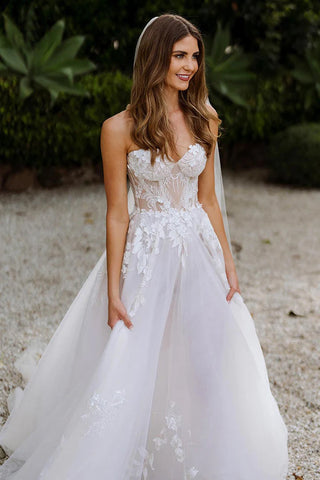 Vestido de novia bohemio sin mangas con apliques de encaje y escote corazón WD660