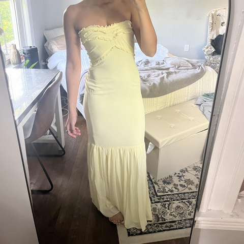 Lindo vestido de noche amarillo sin tirantes de gasa con volantes, estilo sirena, para baile de graduación Y7896