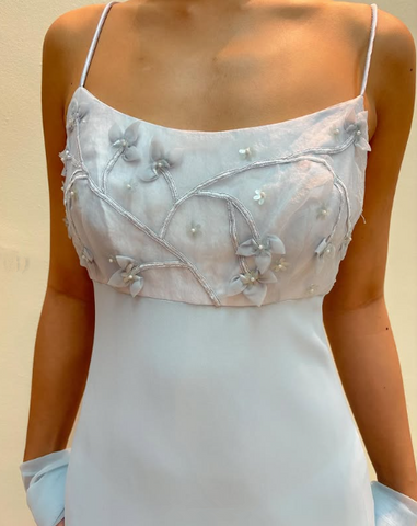 Elegante vestido de noche de fiesta con tirantes, apliques de gasa y cuentas en color azul pastel Y8142