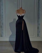 Magnifique robe de soirée fourreau noire à bretelles et décolleté cœur Y6666