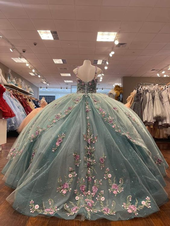 Vestido de quinceañera con tirantes finos y escote corazón brillante. Precioso vestido de baile con apliques de flores 3D y cuentas Y4711
