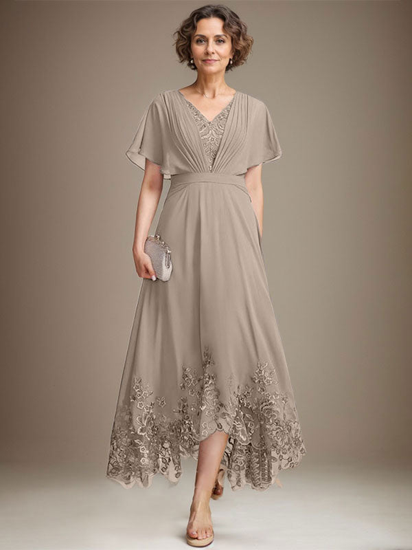 Robe de mère de la mariée asymétrique en mousseline de dentelle, coupe trapèze, col en V et plis