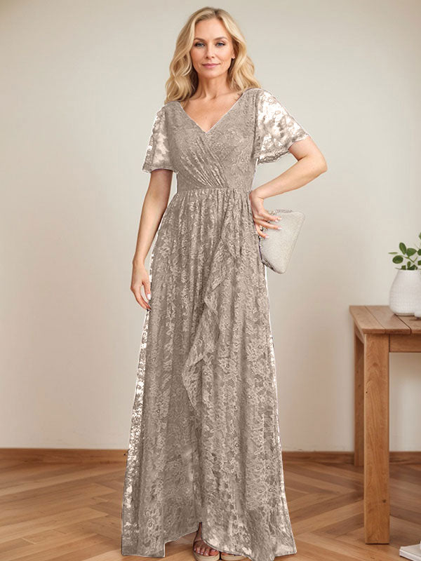 Robe de mère de la mariée asymétrique en dentelle, coupe trapèze, col en V et volants cascade 