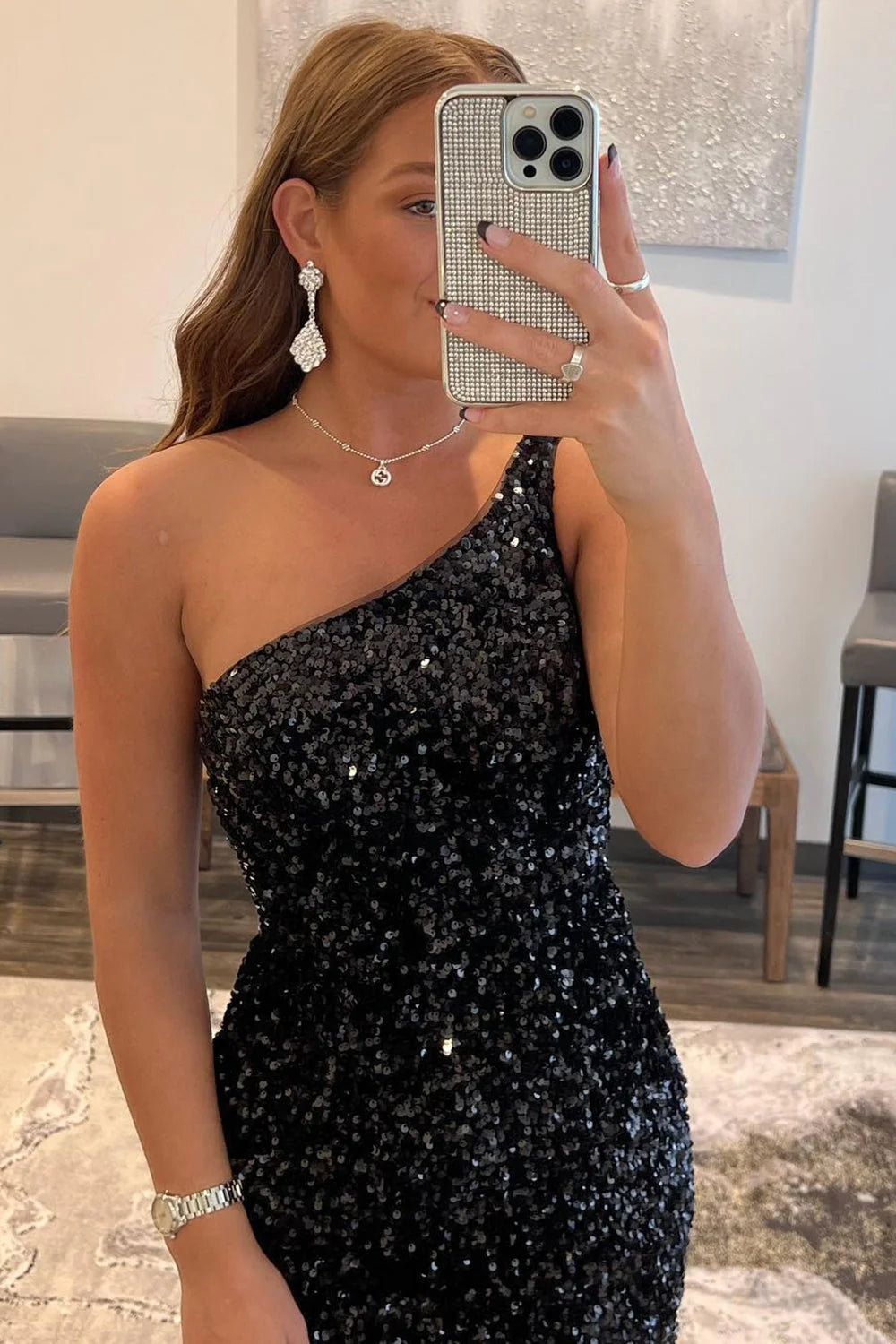 Robe de bal moulante à sequins asymétrique