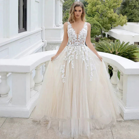 Robes de mariée en tulle avec appliques pour femmes 2023, décolleté en V profond, coupe trapèze, traîne courte, dos nu, personnalisables