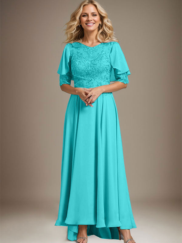 Vestido de novia asimétrico de gasa con encaje, corte en A, escote redondo y ilusión, con pedrería. 