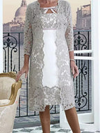 Vestidos de corte recto/columna con cuello joya y largo hasta la rodilla para la madre de la novia 