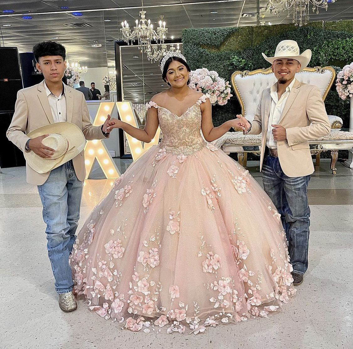 Vestido de quinceañera de lujo con flores 3D rosas, vestido de baile de tul rosa Y5410
