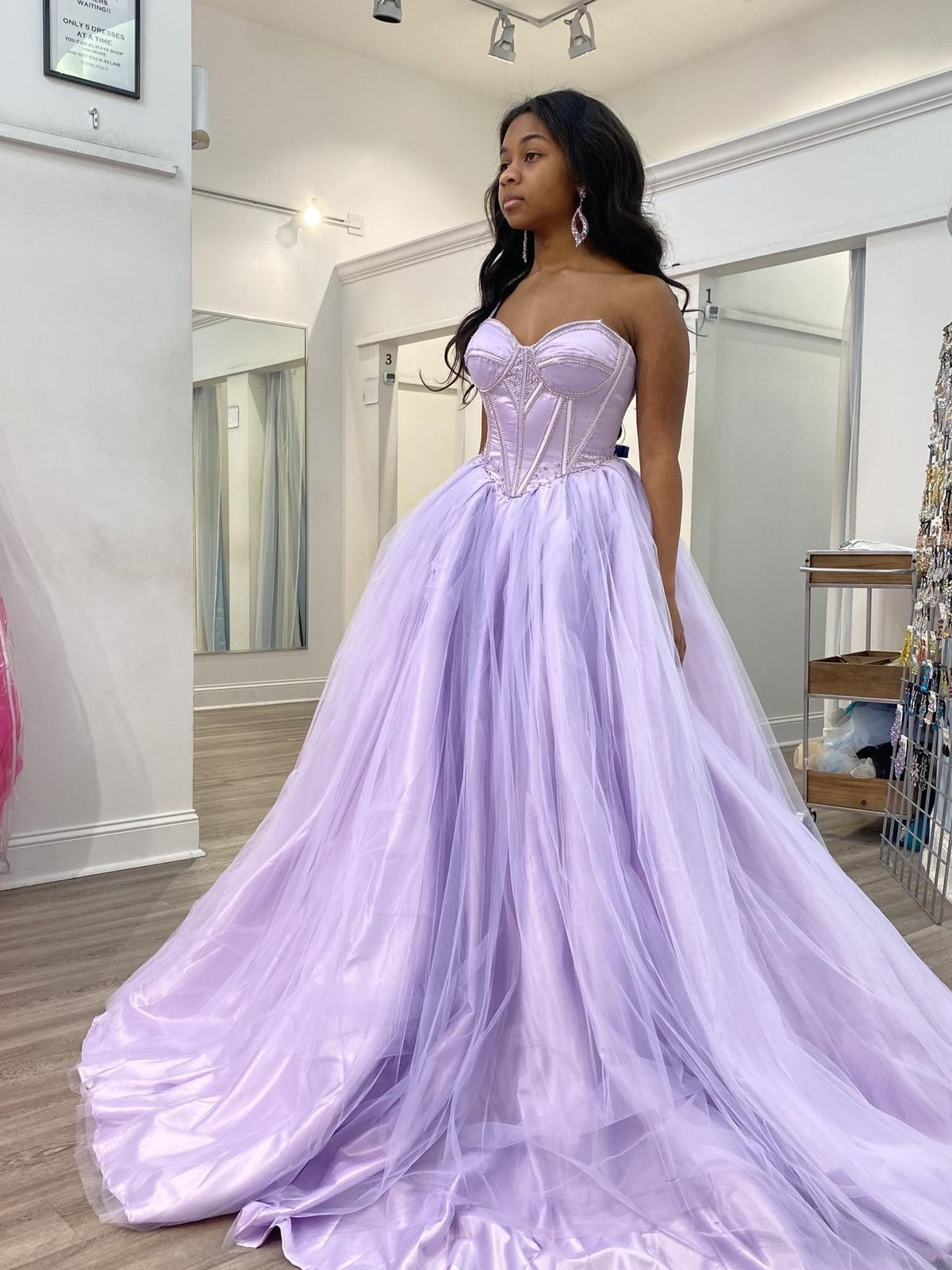 Vestido de baile de tul con corsé en la espalda color lavanda, corte en A, modelo Y4580