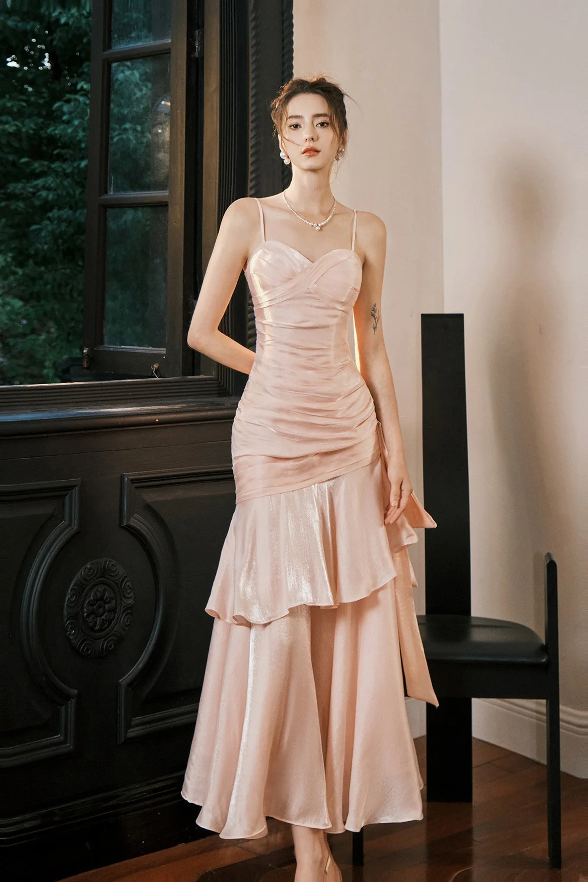 Robe de soirée sirène rose poudré à bretelles cœur, longue en satin, modèle Y8092