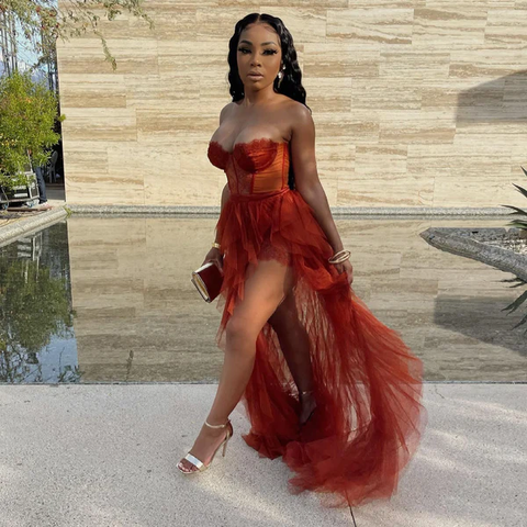 Robe de soirée grande taille Y42, sans manches, en dentelle et tulle, à volants et fente haute