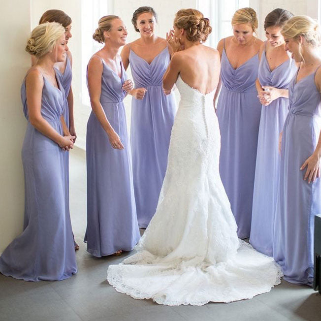 Vestido de dama de honor sencillo, plisado, color lavanda, con escote en V y largo para invitada de boda.