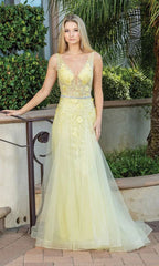 Vestido de gala con escote en V y corpiño transparente SYP71