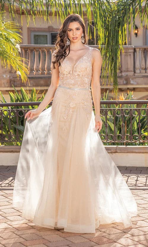 Vestido de gala con escote en V y corpiño transparente SYP71