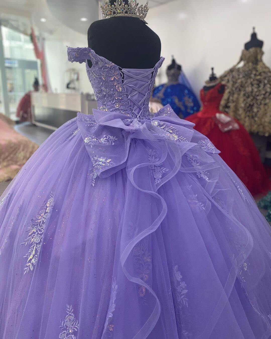 Vestido de quinceañera lila con corsé y hombros descubiertos, vestido de baile, vestido de cumpleaños con apliques de encaje Y789
