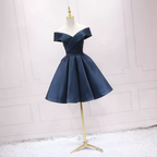 Robe de bal courte et simple bleu marine s22