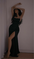 Robe de soirée sirène noire sexy à fines bretelles et fente Y7801