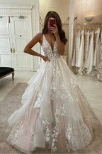 Robe de mariée en tulle froissé, coupe trapèze, dentelle, col en V, longueur au sol WD608