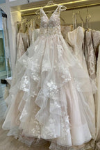 Robe de mariée en tulle froissé, coupe trapèze, dentelle, col en V, longueur au sol WD608