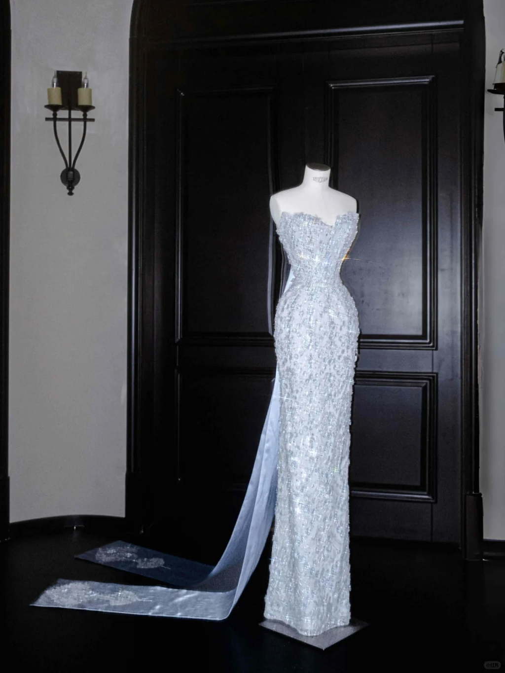 Vestido largo de noche de fiesta, corte sirena, azul, sin tirantes, con lentejuelas y cuentas, modelo Y8654