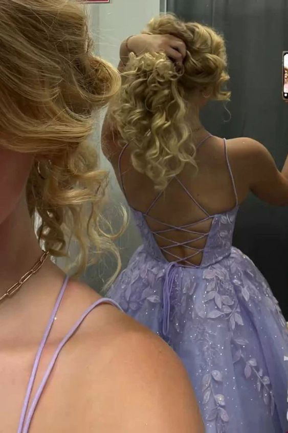 Vestido corto de fiesta de encaje morado estilo línea A, sin espalda, modelo Y2107