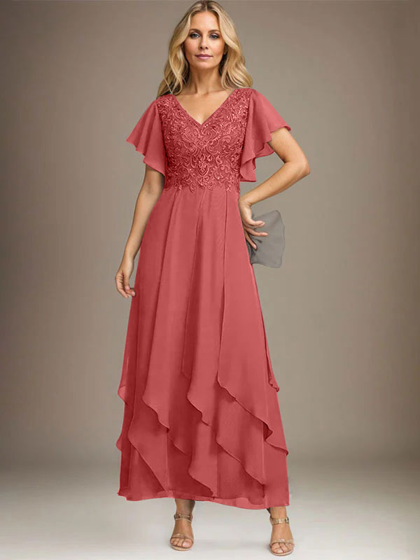 Vestido de novia de corte línea A, escote en V, largo hasta el tobillo, de gasa de encaje con volantes en cascada. 