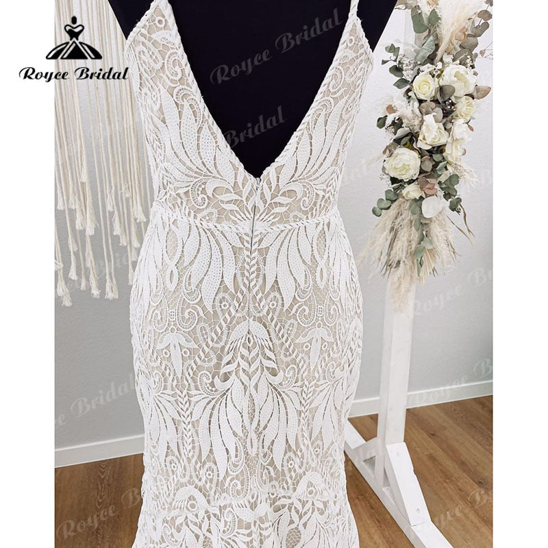 Robe de mariée bohème à bretelles spaghetti pour femmes, en dentelle, dos nu, style sirène/trompette, col en V