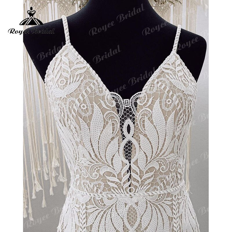 Robe de mariée bohème à bretelles spaghetti pour femmes, en dentelle, dos nu, style sirène/trompette, col en V