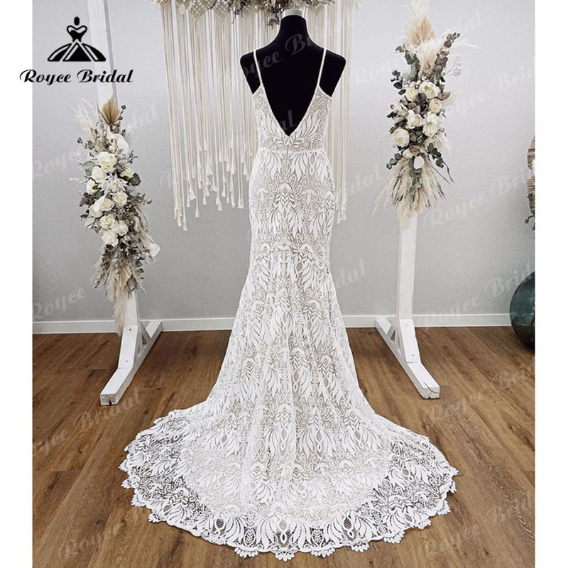Robe de mariée bohème à bretelles spaghetti pour femmes, en dentelle, dos nu, style sirène/trompette, col en V