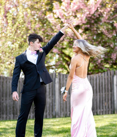 Robe de bal vintage en satin à bretelles spaghetti sans manches avec appliques