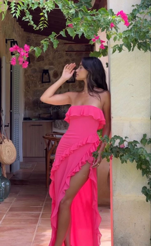 Vestido de noche de gasa rosa fucsia encantador con volantes, abertura y sin tirantes Y8081